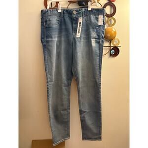 Maurice’s Denim Jegging women’s size 18